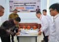 Kepala BNN Provinsi Sulsel Brigjen Pol. Drs. Budi Sajidin, M.Si. dan Rektor Institut Teknologi Bacharuddin Jusuf Habibie Prof Dr Ir Ansar Suyuti menandatangani MoU pemberantasan narkoba, Selasa (5/11/2024)--Foto: Ikbal/Pijarnews--