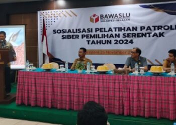 Anggota Bawaslu Sulsel, Saiful Jihad membuka dan memberikan sambutan diacara pelatihan patroli siber, Senin (25/11/2024)---Foto: Ikbal/Pijarnews---