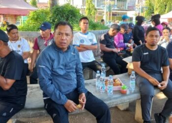 Caption: Akbar Ali (kiri) Bertemu Calon Wali Kota dan Wakil Wali Kota Parepare Saat Olahraga di Lapangan Andi Makassau, Sabtu (30/11/2024). ---Foto: Alfiansyah/Pijarnews---