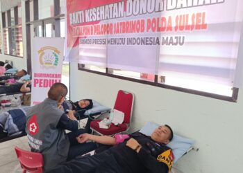 Batalyon B Pelopor Satbrimob Polda Sulawesi Selatan (Sulsel) menggelar donor darah, sebagai aksi sosial dalam rangka menyambut HUT Korps Brimob Polri ke-79 tahun