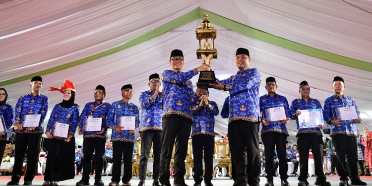 Musabaqah Tilawatil Quran (MTQ) VII Korpri Nasional yang diselenggarakan di Palangkaraya, Kalimantan Tengah, Sabtu malam (9/11/2024) resmi ditutup  di halaman Kantor Gubernur Kalimantan Tengah