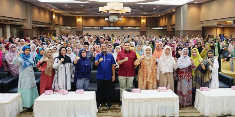 Silaturahmi bersama pengurus AISYIYAH bertempat di Menara Bosowa, Senin (11/11/2024). Hadir Calon Gubernur Sulsel, Andi Sudirman Sulaiman, dan calon Wali Kota Makassar Munafri Arifuddin