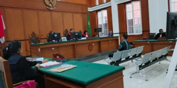 Suasana sidang perdana kasus tindak pidana pemilu dengan terdakwa Yarham Yasmin di Pengadilan Negeri Makassar, beberapa waktu lalu (Foto: RakyatSulsel.co)