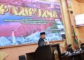 Pjs Wali Kota Makassar, Andi Arwin Azis, menyampaikan jawaban atas pemandangan umum fraksi-fraksi terkait Rancangan Peraturan Daerah (Ranperda) APBD Tahun Anggaran 2025 pada Rapat Paripurna Kesembilan Masa Persidangan 2024-2025 di DPRD Kota Makassar, Rabu (20/11/2024)