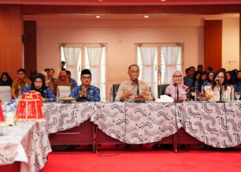 Rapat Koordinasi Persiapan Peringatan Hari Guru ke-96 Tingkat Provinsi Sulsel di Aula Tudang Sipulung Rujab Gubernur Sulsel, Senin (25/11/2024)