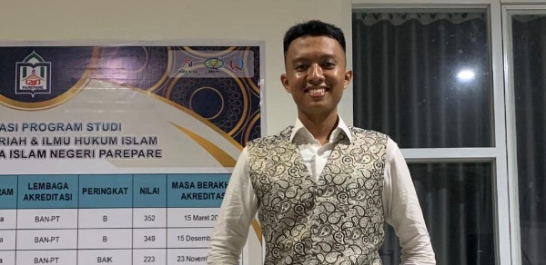 Muh.Iksan Saputra 
(Mahasiswa Prodi Hukum  Pidana Islam)