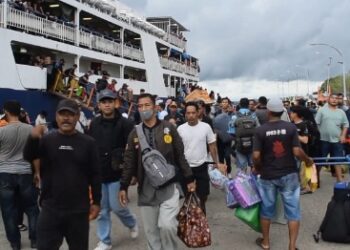 Suasana mudik di Pelabuhan Nusantara Kota Parepare, Senin (30/12/2024). --Foto:Faizal Lupphy/PijarNews.com--