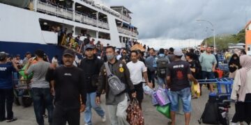 Suasana mudik di Pelabuhan Nusantara Kota Parepare, Senin (30/12/2024). --Foto:Faizal Lupphy/PijarNews.com--