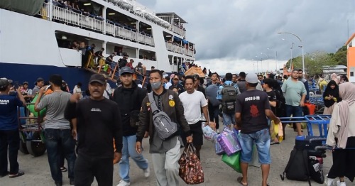 Suasana mudik di Pelabuhan Nusantara Kota Parepare, Senin (30/12/2024). --Foto:Faizal Lupphy/PijarNews.com--