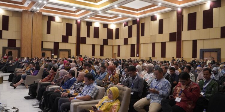 Lembaga Penelitian dan Pengabdian kepada Masyarakat (LPPM) Universitas Hasanuddin (Unhas) menggelar Seminar dan Monitoring Evaluasi (Monev) Akhir Riset Kolaborasi Indonesia (RKI) Perguruan Tinggi Negeri Badan Hukum (PTNBH) di Unhas Hotel and Convention, pada Kamis (5/12/2024)