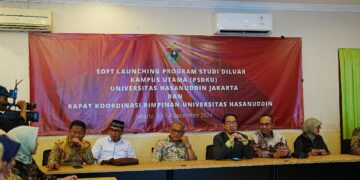 Peresmian PSDKU oleh Rektor Unhas Prof.Dr. Jamaluddin Jompa, M.Sc didampingi Ketua Majelis Wali Amanat (MWA) Unhas Prof.Dr. A. Alimuddin Unde dan perwakilan dari Senat Akademik Prof.Dr. Aminuddin Syam, M.Kes, Sabtu sore (14/12/2024)