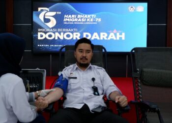 Kegiatan donor darah di Aula Kantor Imigrasi Kelas II TPI Parepare, Rabu (15/1). --Foto: Istimewa--