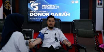 Kegiatan donor darah di Aula Kantor Imigrasi Kelas II TPI Parepare, Rabu (15/1). --Foto: Istimewa--