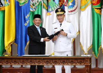 Menteri Dalam Negeri, Tito Karnavian bersama Pj Gubernur Sulsel yang baru, Prof Fadjry Jufry