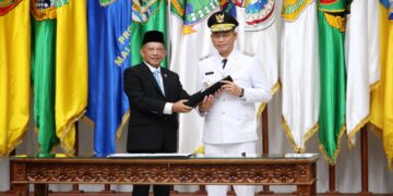 Menteri Dalam Negeri, Tito Karnavian bersama Pj Gubernur Sulsel yang baru, Prof Fadjry Jufry