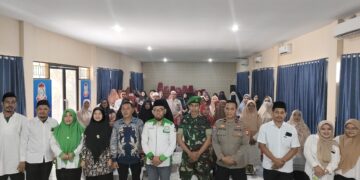 Foto bersama usai Pengukuhan Pengurus Badan Koordinasi Kelompok Forum Komunikasi Taman Pendidikan Al-Qur'an (BKK FKTPQ) Kecamatan Biringkanaya  di Aula Kecamatan Biringkanaya, Kamis (9/1/2025).