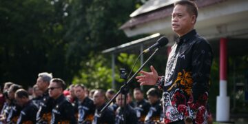 Prof Fadjry Djufry dalam apel pagi di Lapangan Upacara Kantor Gubernur Sulsel, Kamis (9/1/2025)