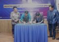 Universitas Bosowa (Unibos) menjalin kerja sama dengan Universitas Sulawesi Barat (Unsulbar) yang ditandai dengan penandatanganan Memorandum of Understanding (MoU). Kegiatan berlangsung di Ruang Rapat Senat lt. 9 Unibos, Selasa (4/2/2025)