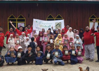 Kolaborasi Dakwah Pelosok Tebar Wakaf Alquran di Pelosok Sulbar
