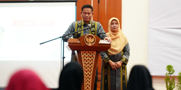 Penjabat Gubernur Sulsel Prof Fadjry Djufry dan Pj Ketua PPK Provinsi Sulsel Andi Indriaty Syaiful, kompak menyampaikan kesan terindah selama menjabat kurang lebih 40 hari sebagai Pj Gubernur dan Pj Ketua PKK Sulsel