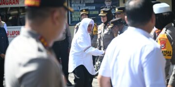 Di hari terakhir masa jabatannya sebagai Ketua TP PKK Kota Makassar, Indira Yusuf Ismail menemani Wali Kota Makassar, Moh Ramdhan Pomanto, silaturahmi sekaligus berpamitan dengan seluruh pimpinan Forkopimda Kota Makassar, Rabu (19/2/2025)