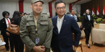 Memasuki hari ke tiga orientasi kepala daerah di Akmil Magelang, Munafri Arifuddin (kiri)  bertemu  Gubernur Lembaga Ketahanan Nasional (Lemhannas), Ace Hasan Syadzily