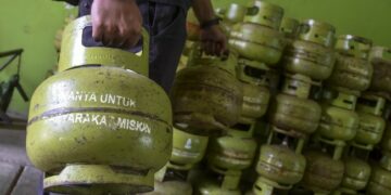 LPG 3 kilogram subsidi berwarna hijau atau yang selama ini dikenal dengan istilah "gas melon"