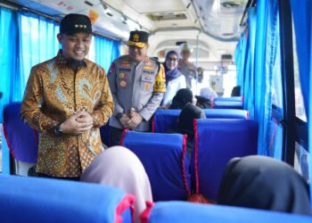 Warga  antusias ikut program Mudik Gratis Andalan 1444 Hijriyah yang diinisiasi Gubernur Sulawesi Selatan Andi Sudirman Sulaiman (Foto: Dokumen Pemprov Sulsel)