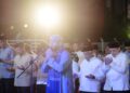 Pemerintah Kota Makassar menggelar buka puasa dan salat Tarawih bersama anak-anak panti asuhan serta Badan Kontak Majelis Taklim (BKMT) Kota Makassar, di Tribun Lapangan Karebosi, Ahad (16/3/2025)