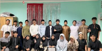 Semarak Ramadan, Residen Bosowa School Berbagi Takjil hingga Tarawih Berjemaah