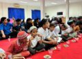 Politeknik Bosowa (Poltekbos) menggelar buka puasa bersama  anak-anak panti asuhan Asyaratun Muharramah sekaligus ajang silaturahmi bersama alumni bertempat di Aula Poltekbos,Senin (17/3/2025)