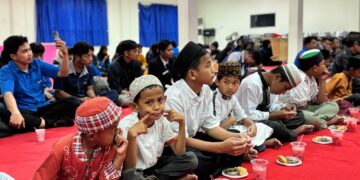 Berbagi ke Sesama, Poltekbos Gelar Buka Puasa Bersama Anak Panti Asuhan