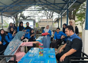 Seru dan Penuh Ketegangan, Lomba Uno Stacko Warnai Dies Natalis Poltekbos