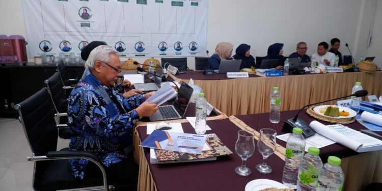 Pembukaan Asesmen Lapangan LAMDIK PBSI Unibos di Ruang Senat FIPS Gedung 1 Lt. 7 Unibos, Selasa (22/4/2025)
