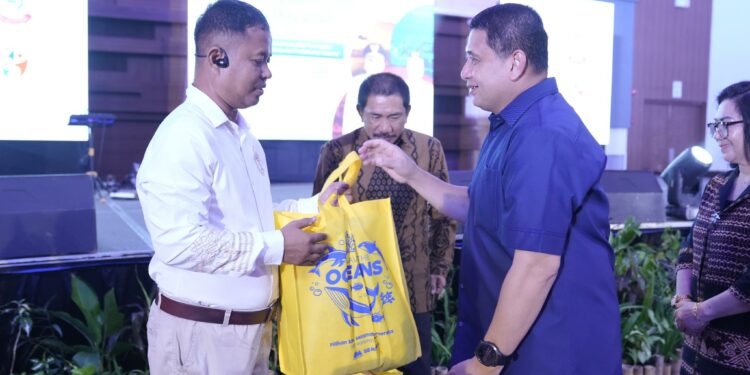 Wali Kota Makassar, Munafri Arifuddin saat menghadiri Ramah Tamah Peringatan May Day 2025, di Hotel Sheraton Makassar, Senin (5/5/2025) malam