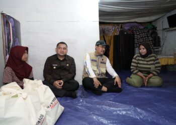 Gus Ipul Tinjau Rumah Naila yang Bikin Presiden Terharu, Pastikan Relokasi Berjalan Cepat