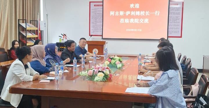 Universitas Bosowa (Unibos) melalui International Office membahas langkah konkret tindak lanjut kerja sama yang telah terjalin, khususnya dalam pengembangan program pertukaran mahasiswa ke Nanchang Normal University di Provinsi Jiangxi, China, pada Kamis (15/5/2025)