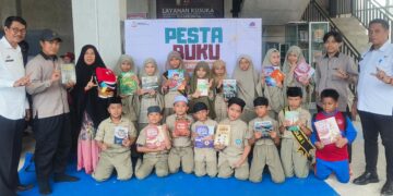 Semarakkan Hari Buku Nasional, Duta Baca SD Islam Terpadu Wahdah Islamiyah 01 ke Perpustakaan Kota Makassar