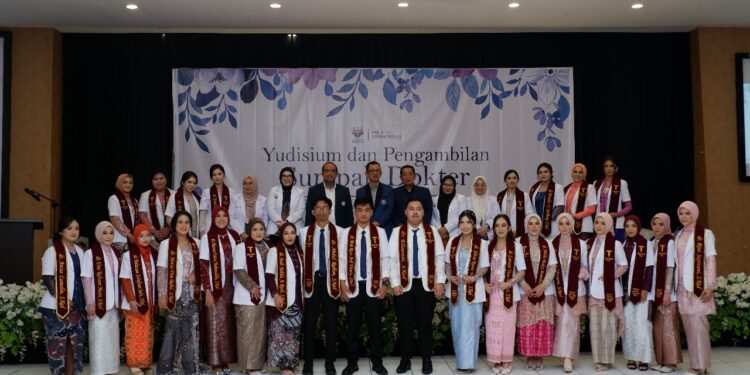 Yudisium dan Pengambilan Sumpah Dokter FK Unibos Kukuhkan 26 Wisudawan Profesi Dokter