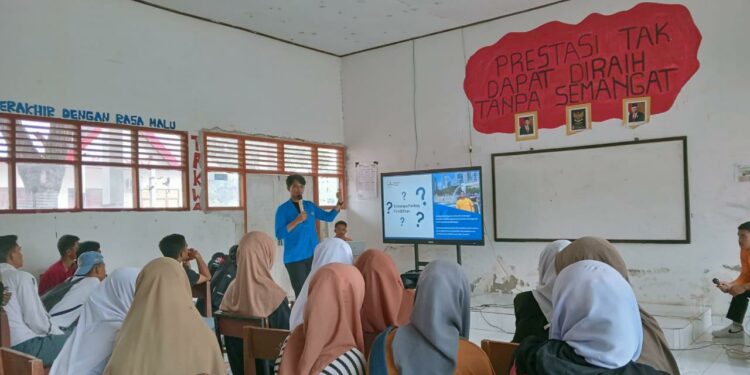 --Selama tujuh tahun terakhir, Komunitas Inspirasi Pesisir menjadi cahaya harapan bagi anak-anak di Pulau Tanakeke, Kabupaten Takalar