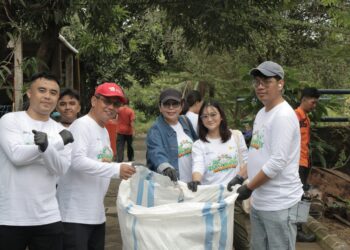 Peringati Hari Lingkungan Hidup Sedunia, PLN UIP Sulawesi-Rappo Indonesia Gelar Aksi Bersih-bersih Lingkungan Bersama Komunitas Peduli Lingkungan Untia