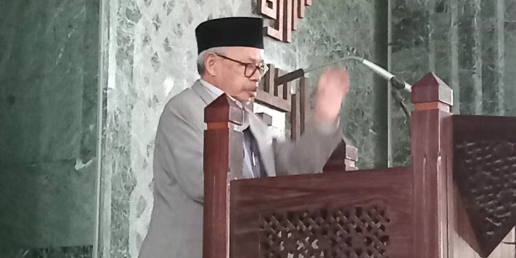 Dr. Amin Hady, tokoh Muslim Australia berdarah Jawa Indonesia, di Masjid Al Markas Al Islami Jend. M. Yusuf, Makassar, Jumat (13/6/2025)