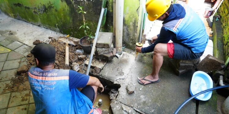 ini Perumda Air Minum (PDAM) Kota Makassar kembali mengeksekusi pemasangan di dua wilayah sekaligus: Wilayah Pelayanan I dan Wilayah Pelayanan II. Pada hari ini, Sabtu (28/6/2025)  giliran Wilayah Pelayanan I PDAM Makassar yang bergerak.