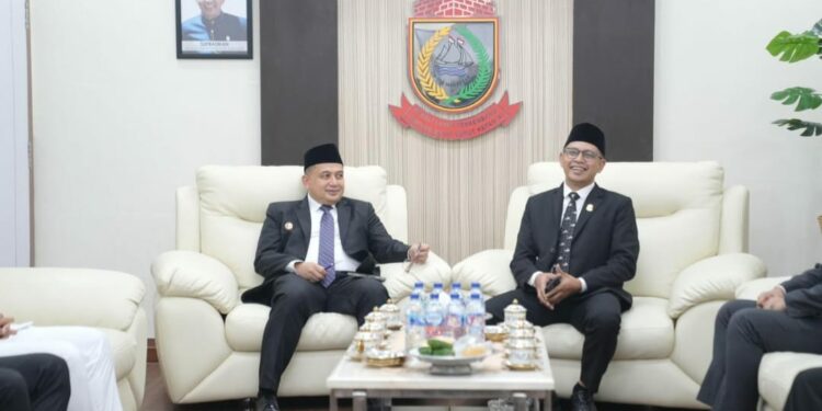 Wali Kota Makassar, Munafri Arifuddin bersama Ketua DPRD Kota Makassar, Supratman