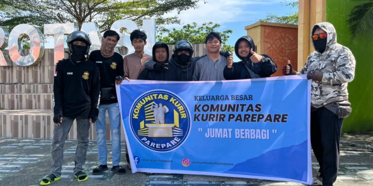 Aksi Berbagi di Hari Jumat Tandai Terbentuk Komunitas Kurir Parepare