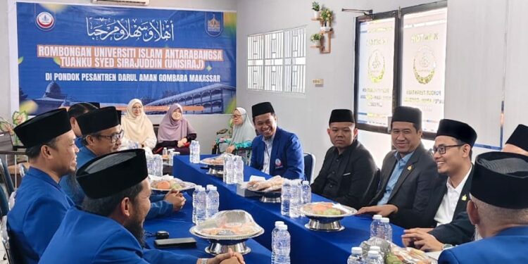 Pondok Pesantren Darul Aman Gombara, Makassar, Sulawesi Selatan (Sulsel) menerima kunjungan silaturahmi dari Universiti Islam Antarabangsa Tuanku Syed Sirajuddin (UniSIRAJ) Malaysia pada, Selasa (29/7/2025)