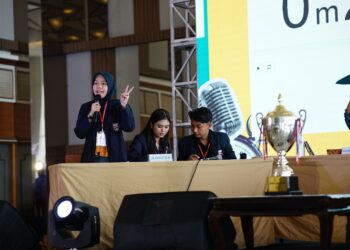 Tim Debat Universitas Bosowa Tembus Top 12 Nasional di Makassar Youth National Debate Competition 2025