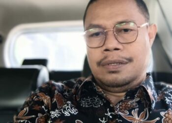 Ijazah di Tangan, Harapan Bangsa di Pundak