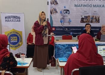 “AI Goes to School”, Mafindo Makassar Sasar 80 Guru