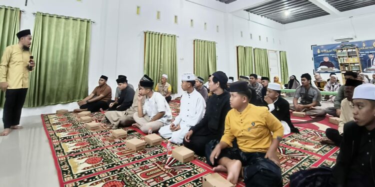 Kajian Keumatan bertema  "Membangun Generasi Unggul Beriman dan Bertakwa untuk Misi Keumatan dan Kebangsaan” yang berlangsung di aula Pesantren Tahfidz Al - Quran, Assyifa, Majene, Ahad (21/9/2025)
